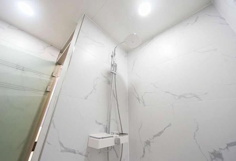 汽车旅馆  Yeongcheon D Day