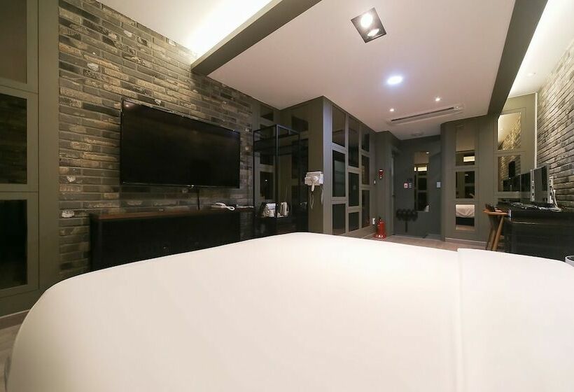 汽车旅馆  Yeongcheon D Day