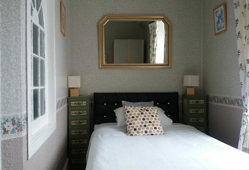 ペンション Ashley House Guest House