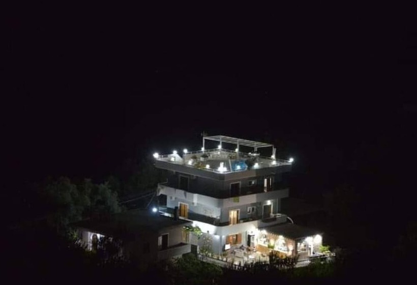 פנסיון Double Room With Private Bathroom Kitchen Balcony