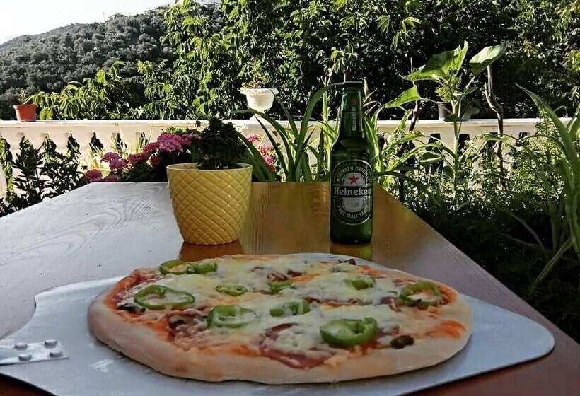 פנסיון Double Room With Private Bathroom Kitchen Balcony