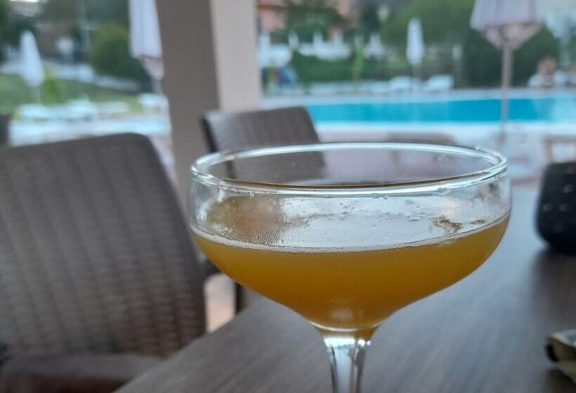 פנסיון Euphoria Complex