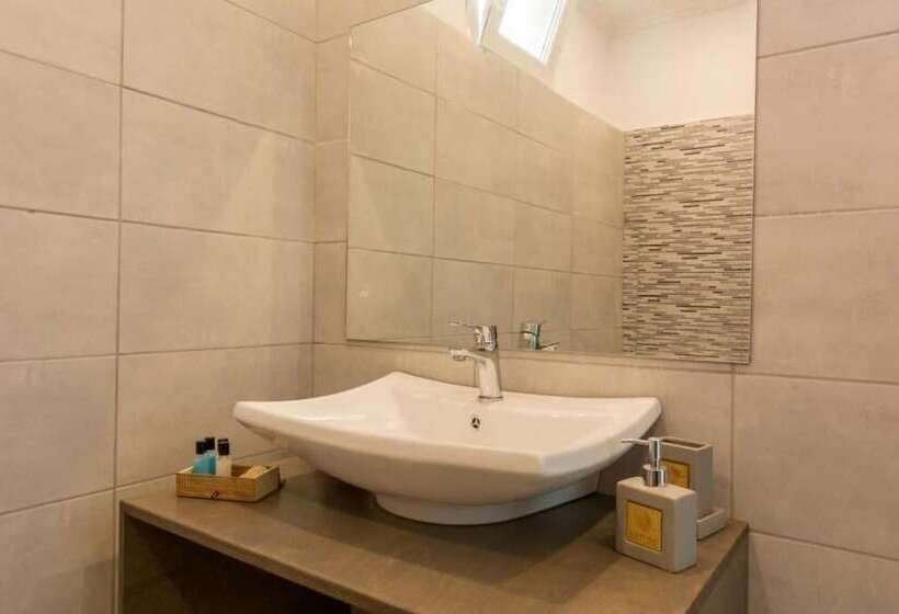 פנסיון Euphoria Complex