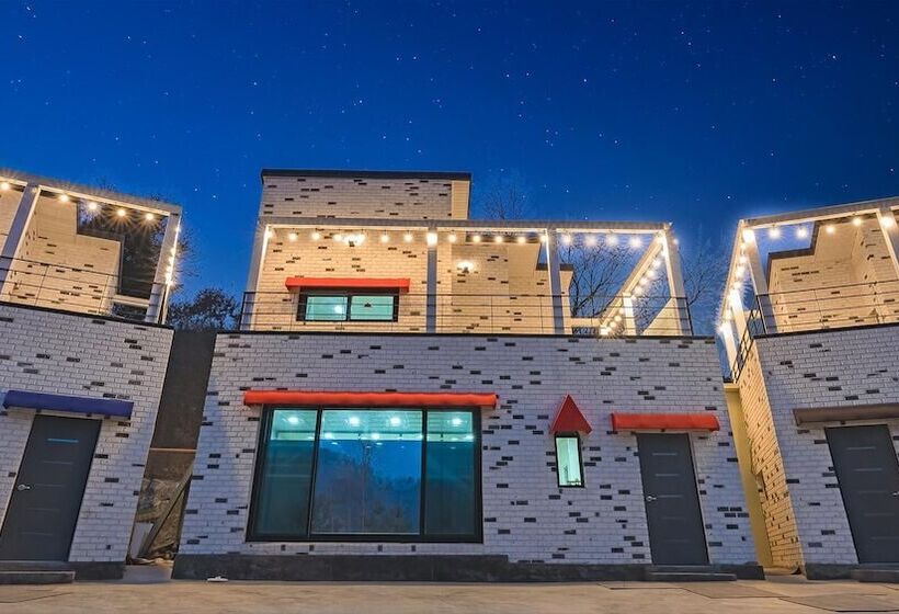 Pensione Gapyeong Ddel Poolvilla