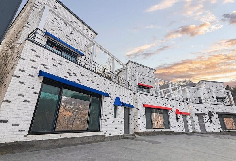 פנסיון Gapyeong Ddel Poolvilla