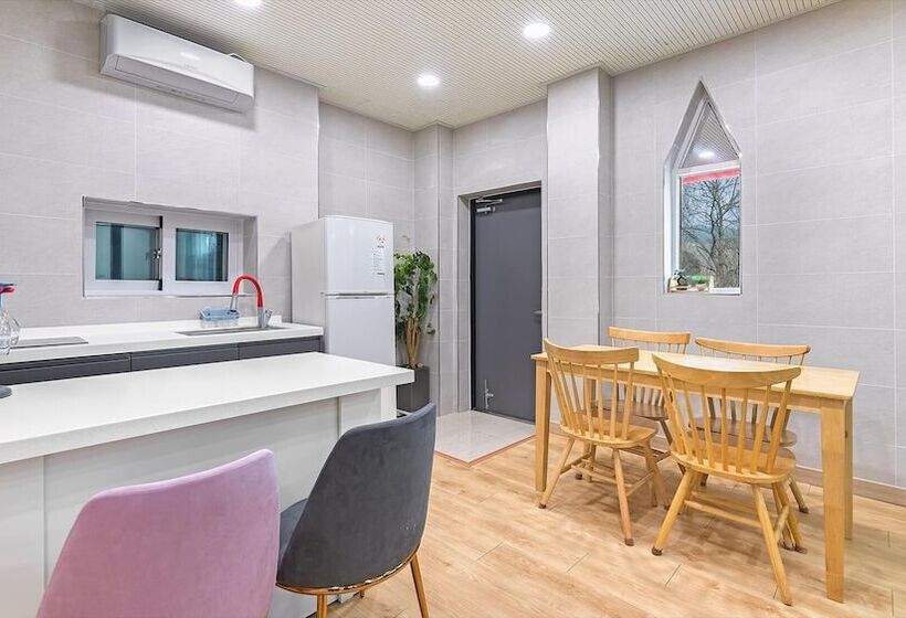 Pensione Gapyeong Ddel Poolvilla