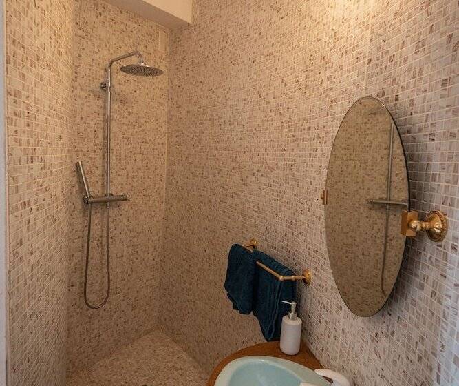 بنسيون La Tour Mandot