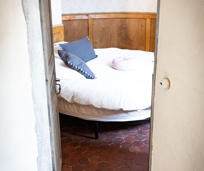 بنسيون La Tour Mandot