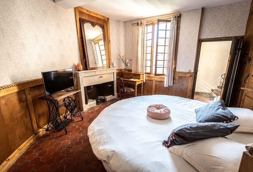 بنسيون La Tour Mandot