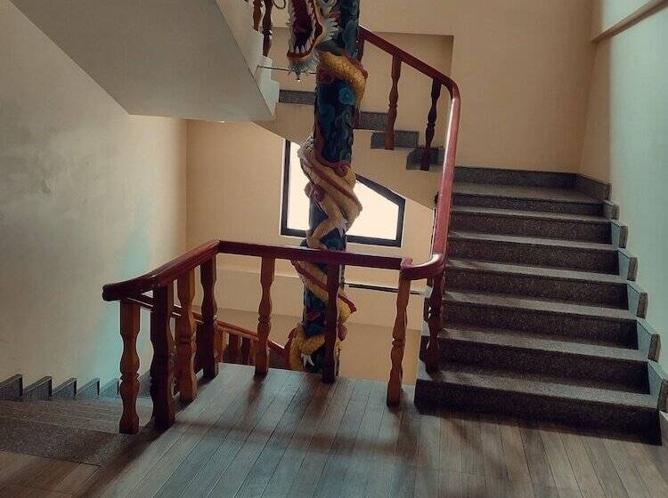 Пансион Rufina Royal Lachung