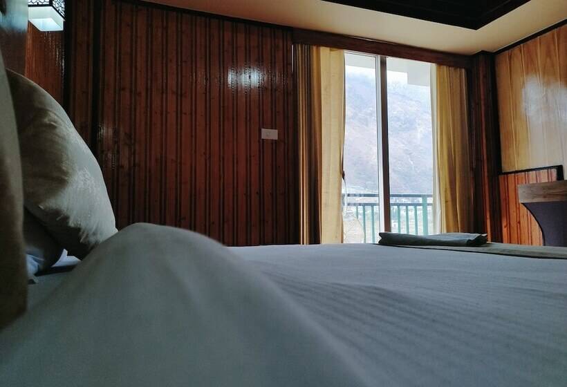 Пансион Rufina Royal Lachung