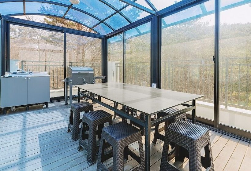 Pensió Taean Blueisland Pool Villa