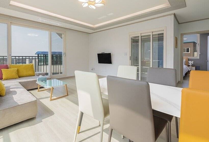 Pensió Taean Blueisland Pool Villa