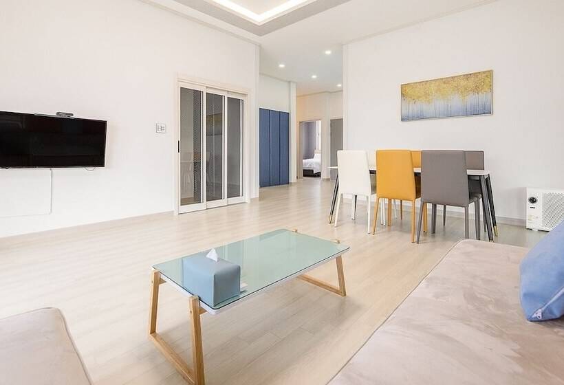 Pensió Taean Blueisland Pool Villa