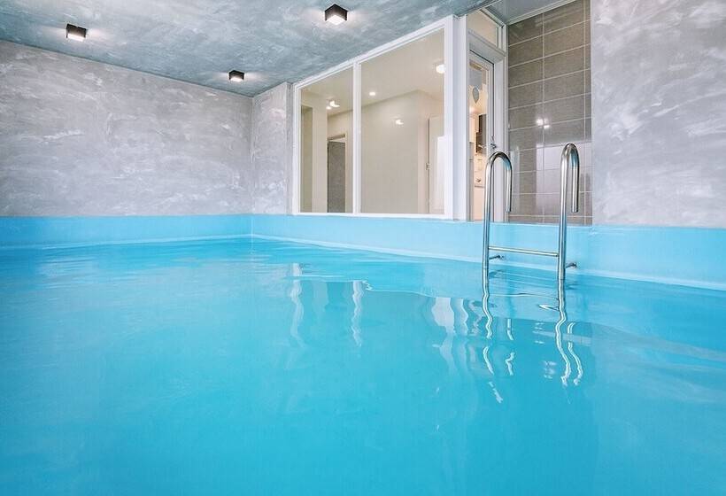 Pensió Taean Blueisland Pool Villa