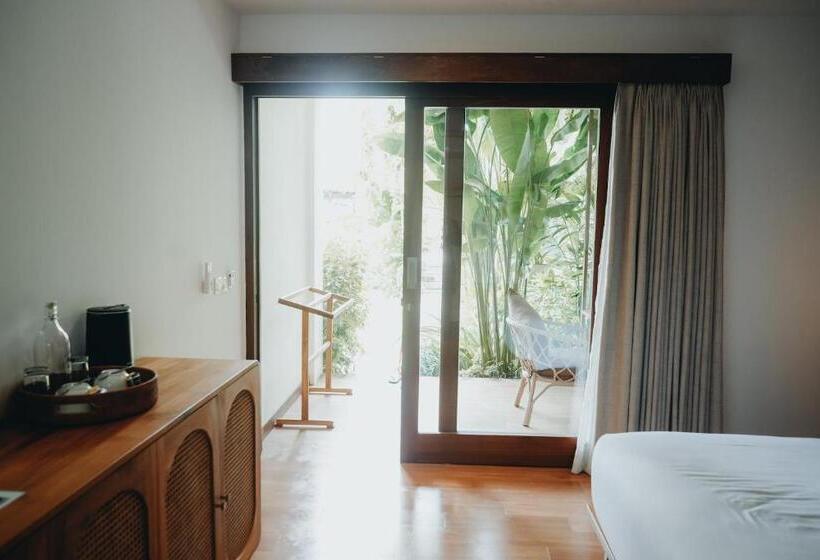 Porter Hotel   Surf & Yoga Retreat