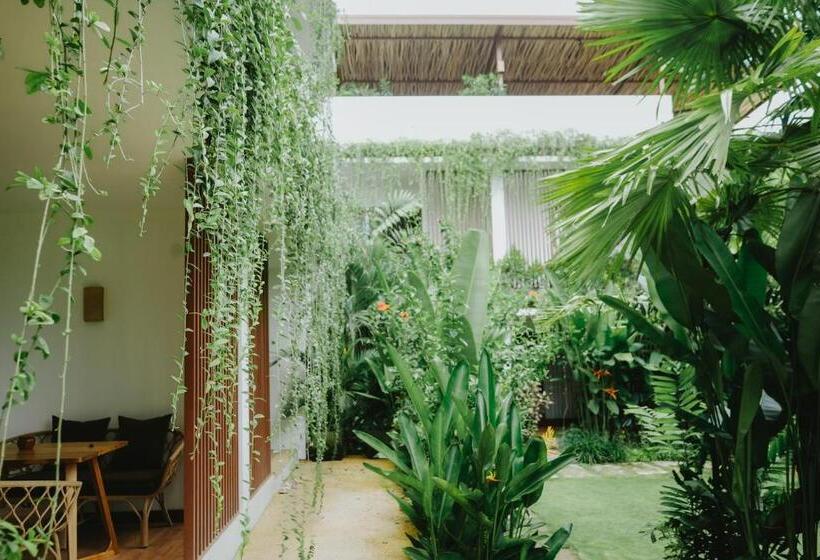 Porter Hotel   Surf & Yoga Retreat