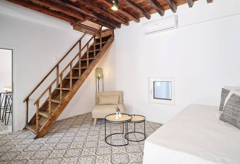 اقامتگاه Psathi Beach House