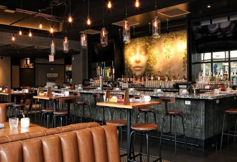 Sentral Michigan Avenue