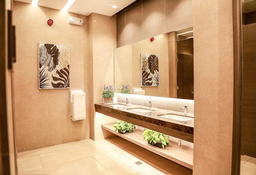 Sotogrande Hotel Katipunan