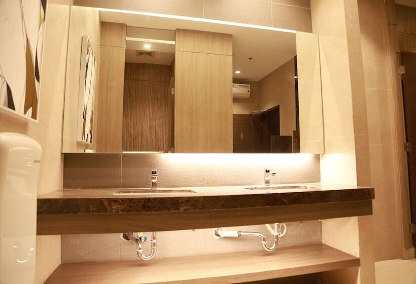 Sotogrande Hotel Katipunan