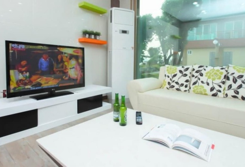 Wando Rivera Pension