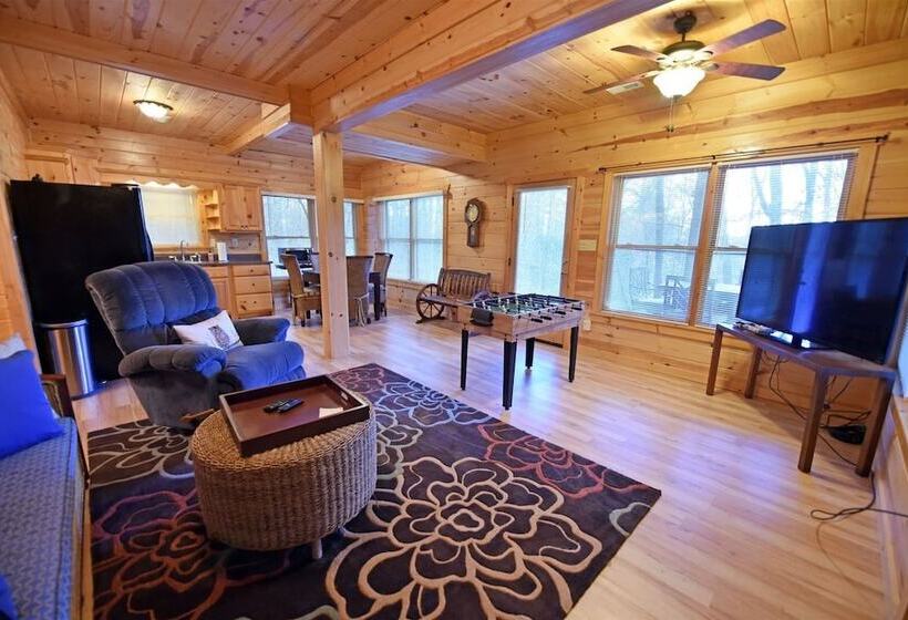 Whispering Creek Lodge   Blue Ridge