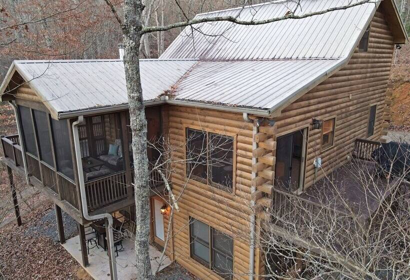 Whispering Creek Lodge   Blue Ridge