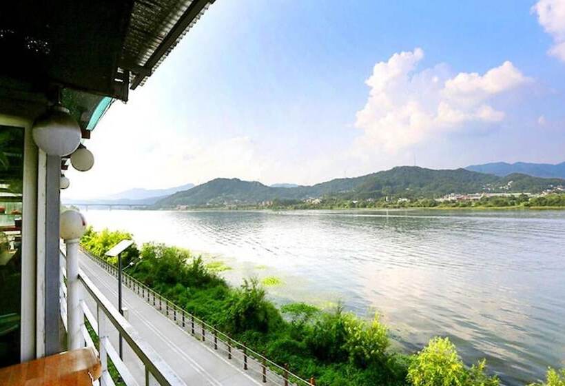 Yangpyeong Ganggaui Achim Pension