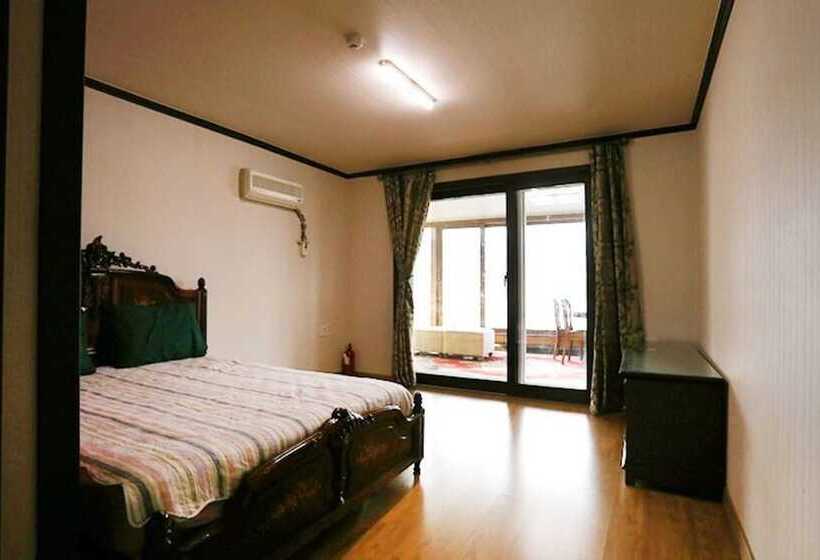 Yangpyeong Ganggaui Achim Pension