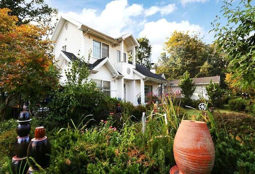 Yeoju White House Pension