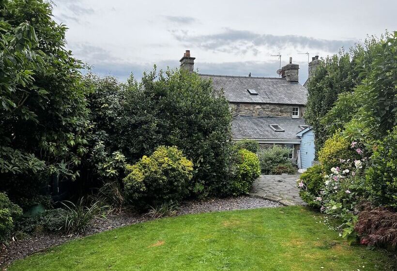 Beautiful Cottage Near Harlech With Ocean Views