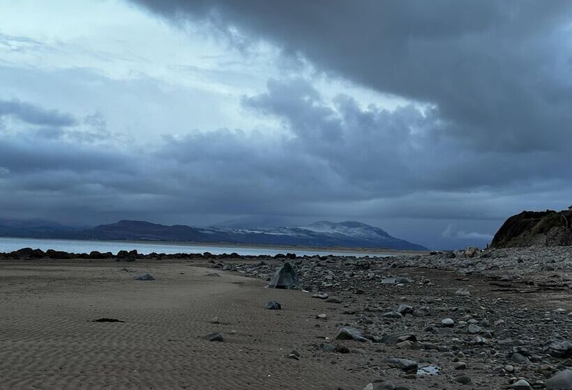 Beautiful Cottage Near Harlech With Ocean Views