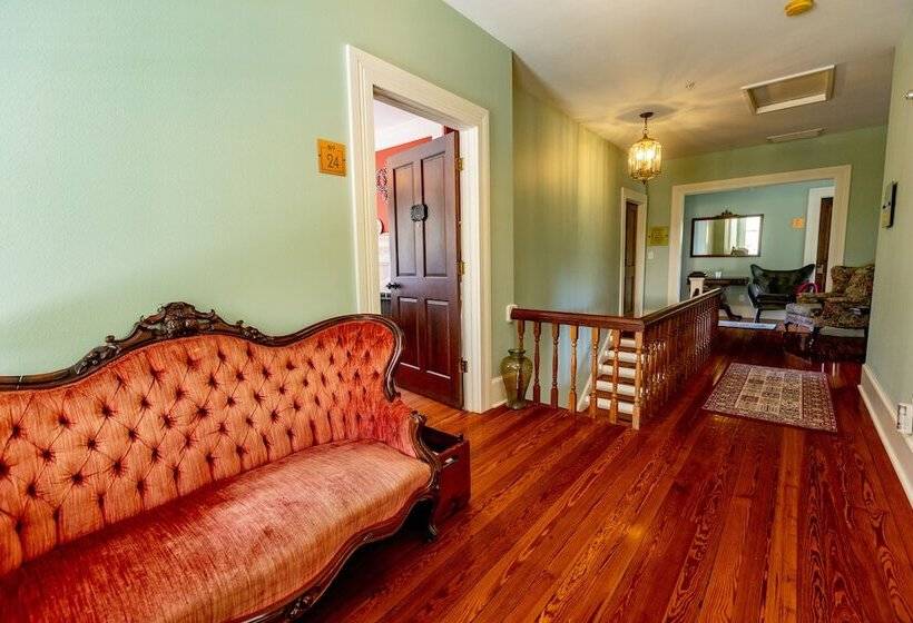 مبيت وإفطار Lady Clare Room At Camellia Rose Inn Downtown