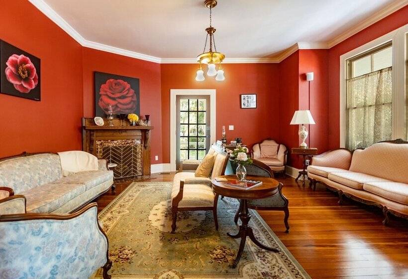 مبيت وإفطار Lady Clare Room At Camellia Rose Inn Downtown