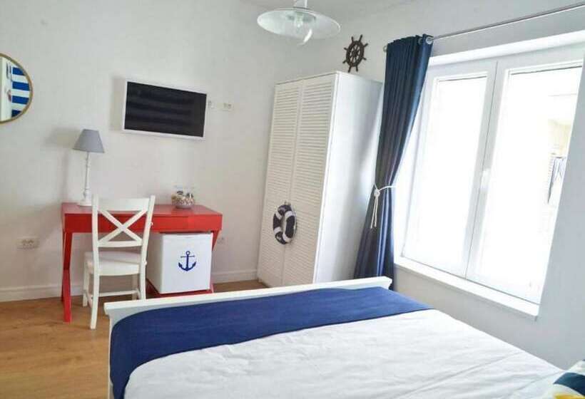 Bed and Breakfast Nautical Rooms In Old Part Of The Town