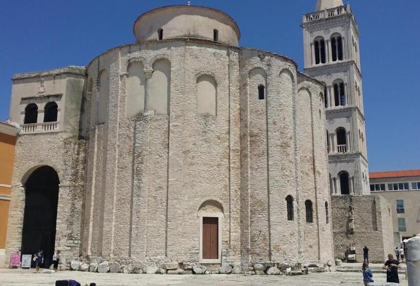 Bed and Breakfast Nautical Rooms In Old Part Of The Town