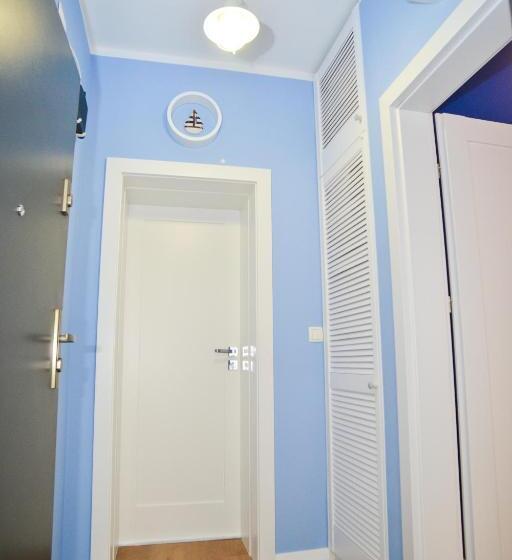 Bed and Breakfast Nautical Rooms In Old Part Of The Town