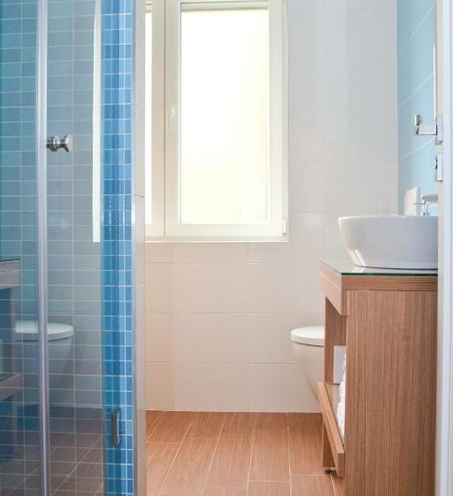 Bed and Breakfast Nautical Rooms In Old Part Of The Town