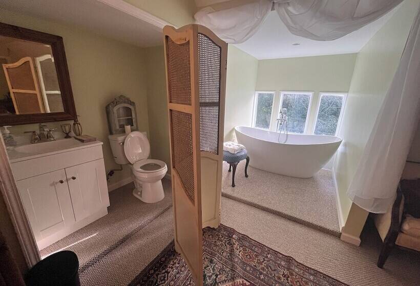 مبيت وإفطار Nine Columns