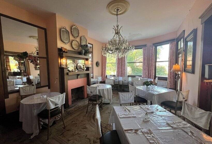 مبيت وإفطار Nine Columns