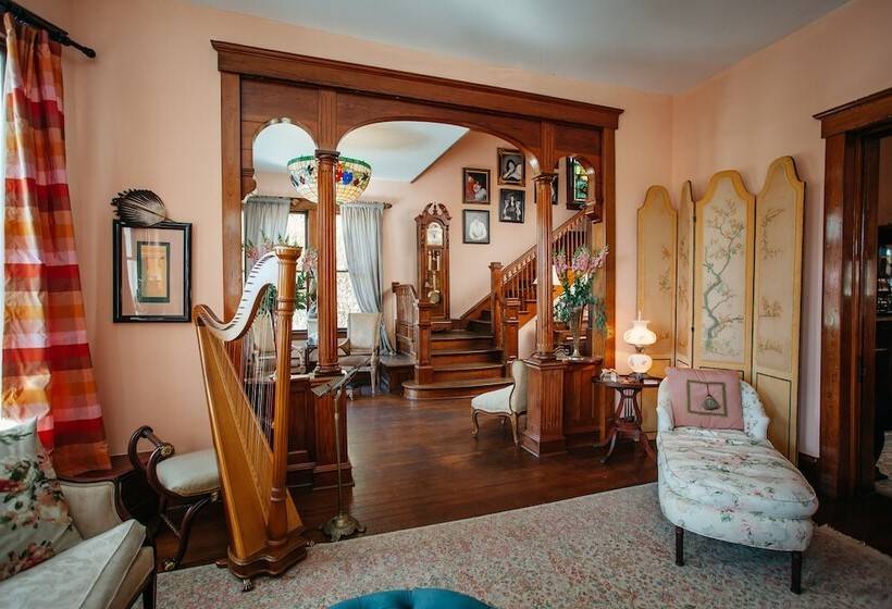 مبيت وإفطار Nine Columns