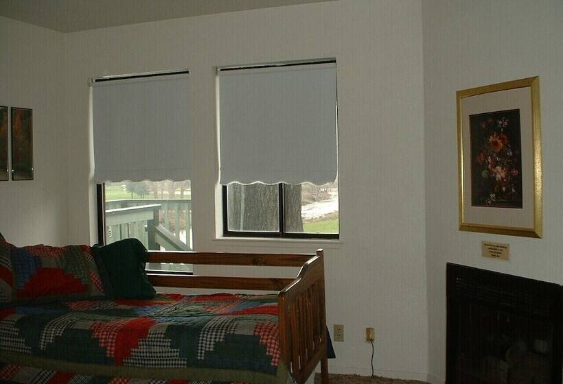 Bed and Breakfast The 10th Green Inn