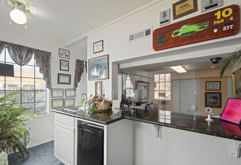 ベッドアンドブレックファースト The 10th Green Inn