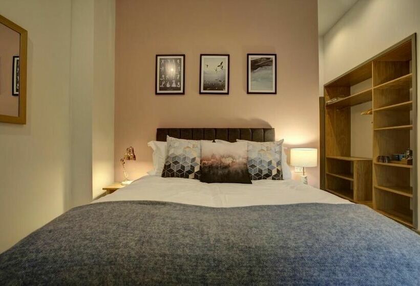 مبيت وإفطار The Temple Inn