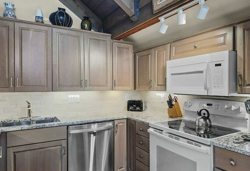 Breckenridge Spacious Mill Run 5 Townhouse By Redawning