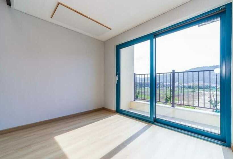 Buan Cozy Cabin Pension