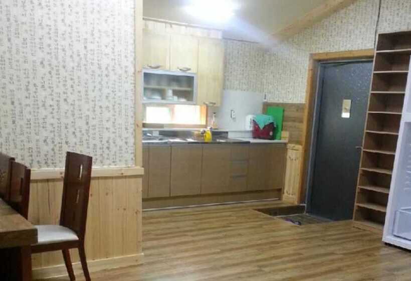 Cheongju Chujeonggol Pension