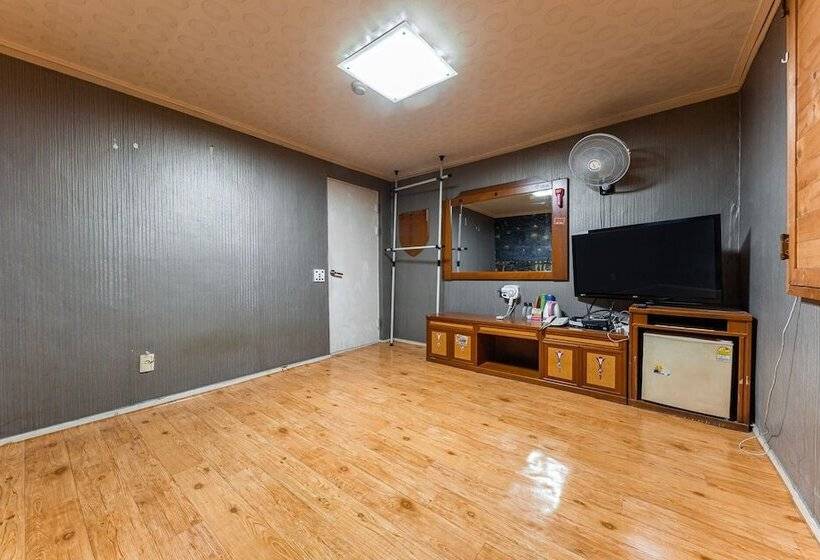 Cheongju Taerim Motel