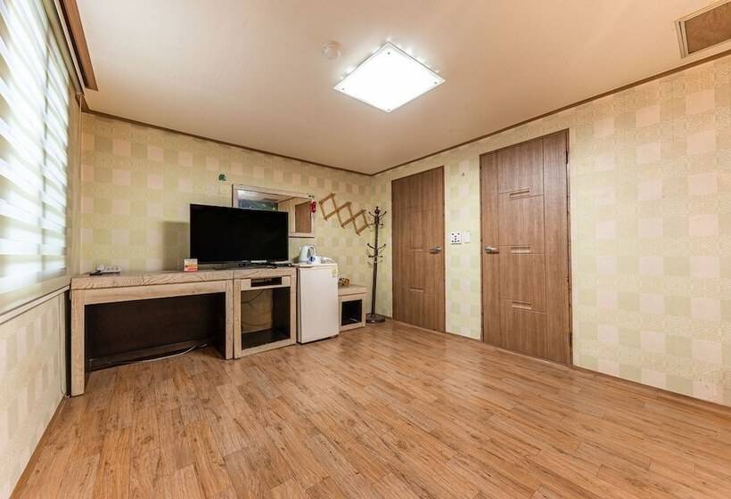 Cheongju Taerim Motel